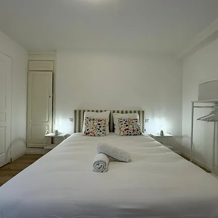 Les Lys Jaunes - 4pers - Wi-fi - Parking Gratuit لو مان